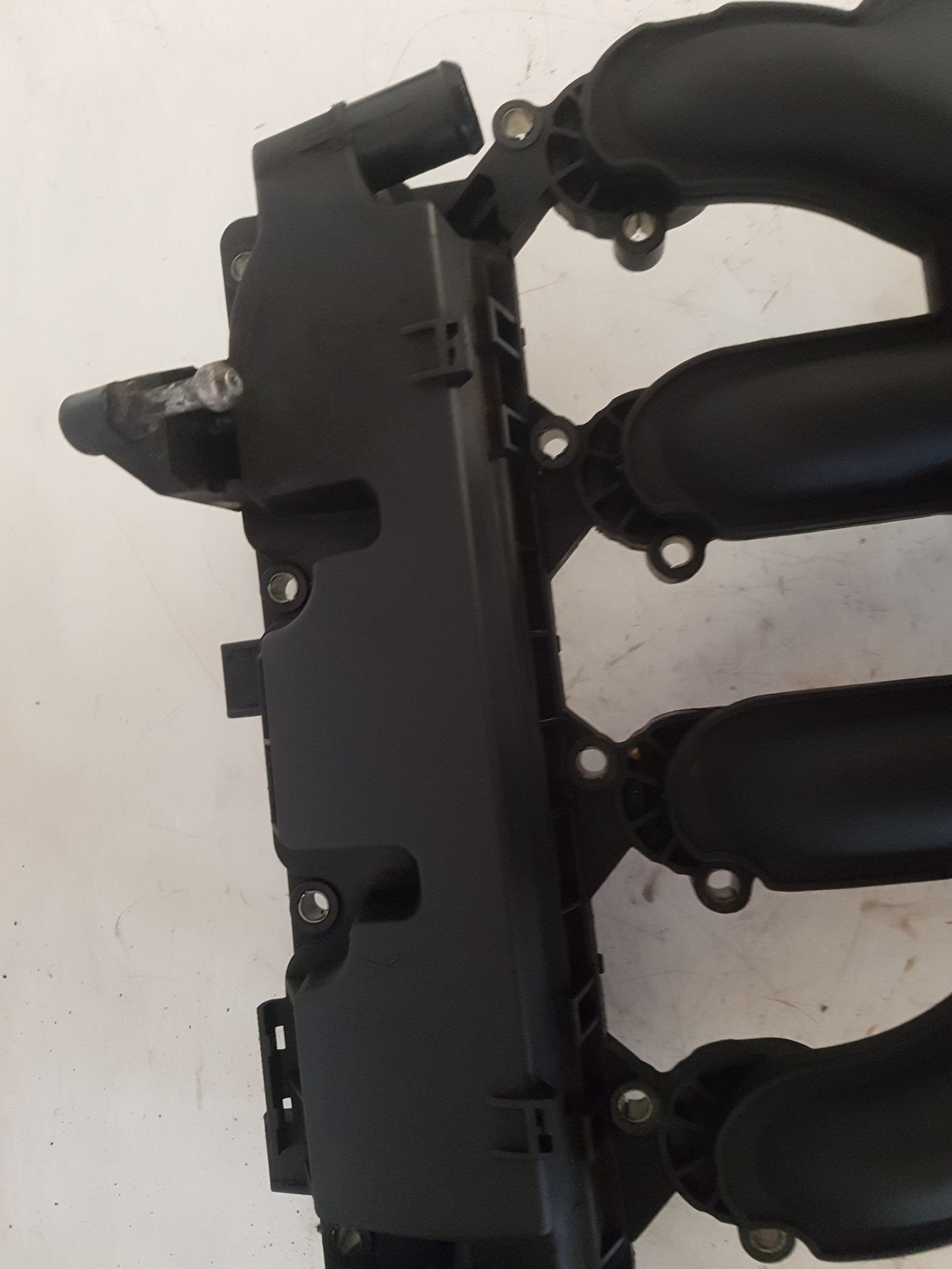 2012 - 2015 Volvo V40  Hatchback ROCKER VALVE COVER 6ASIEMENS005