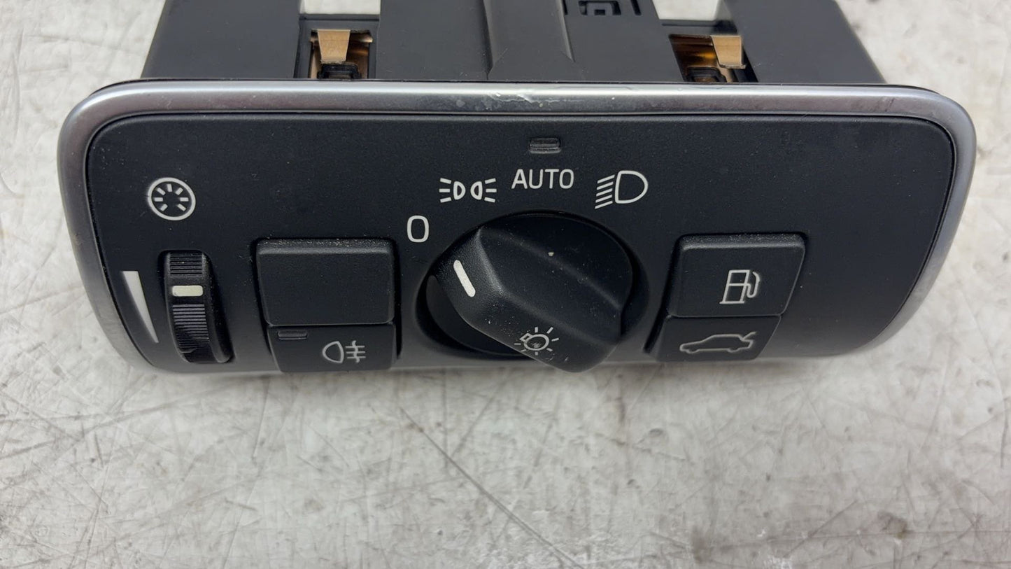 2009 - 2017 Volvo XC60 I 156 Estate Headlight Switch 31443839