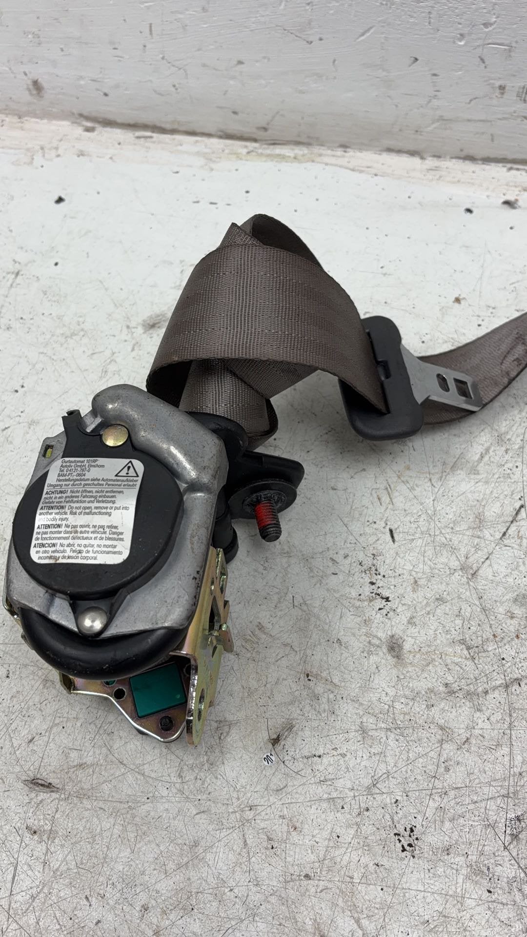2002 - 2006 Volvo XC90  Estate Left Rear Seat Belt 30642796 601239800