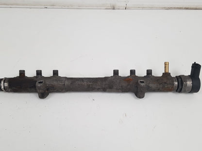 2004 - 2007 Volvo V50   Estate Injection Rail 30777554