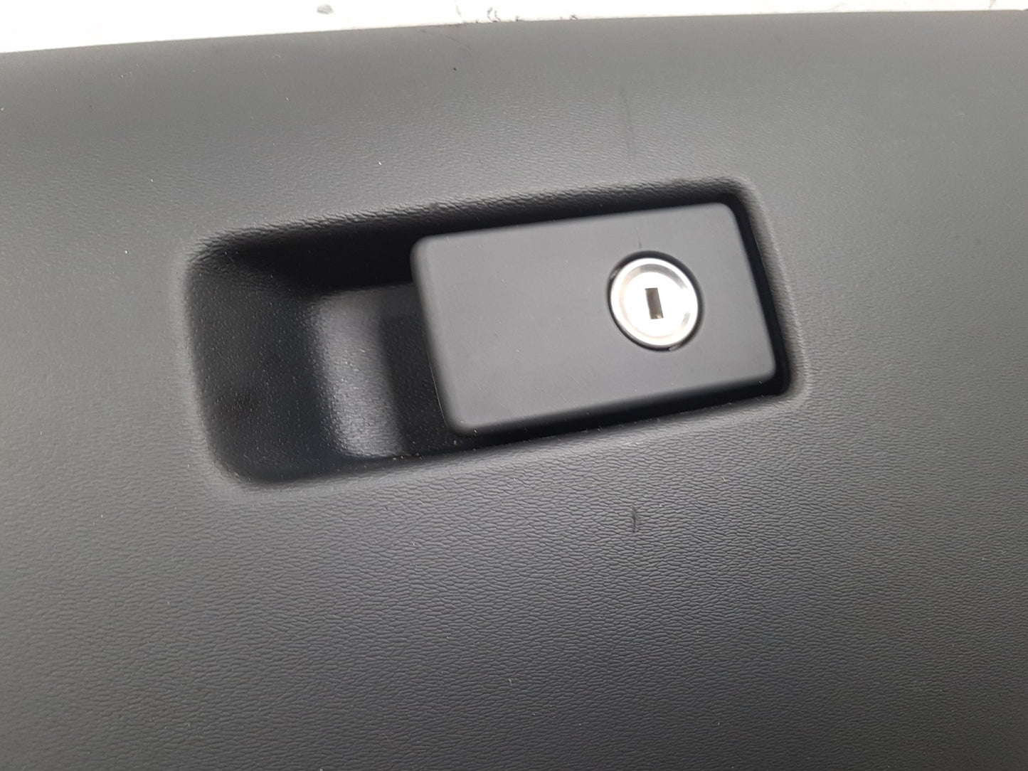 2013 - 2015 Volvo V60  Estate Glove Box 39826885