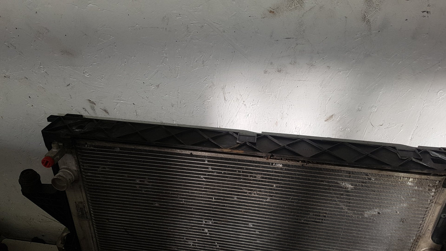 2007 - 2013 Volvo C70  Convertible Radiator 3M51-8005 DB