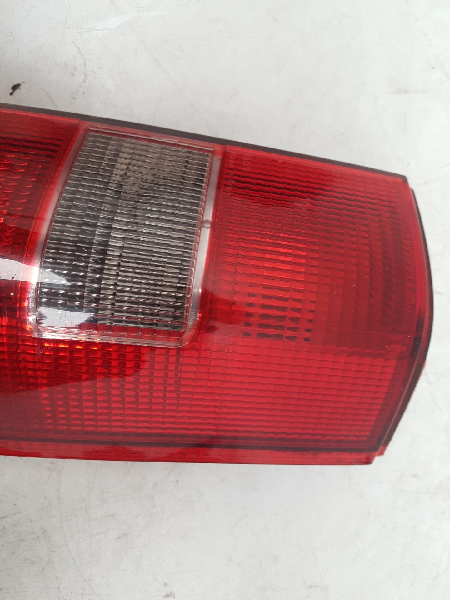 1992 - 1997 Volvo 850  Estate REAR/TAIL LIGHT LOWER (DRIVER SIDE) 3512425