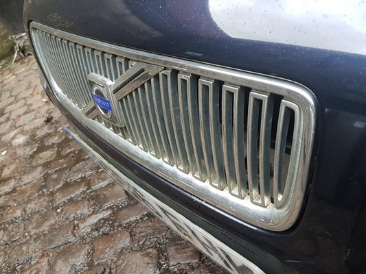 2004 - 2007 Volvo V70  Estate FRONT GRILL