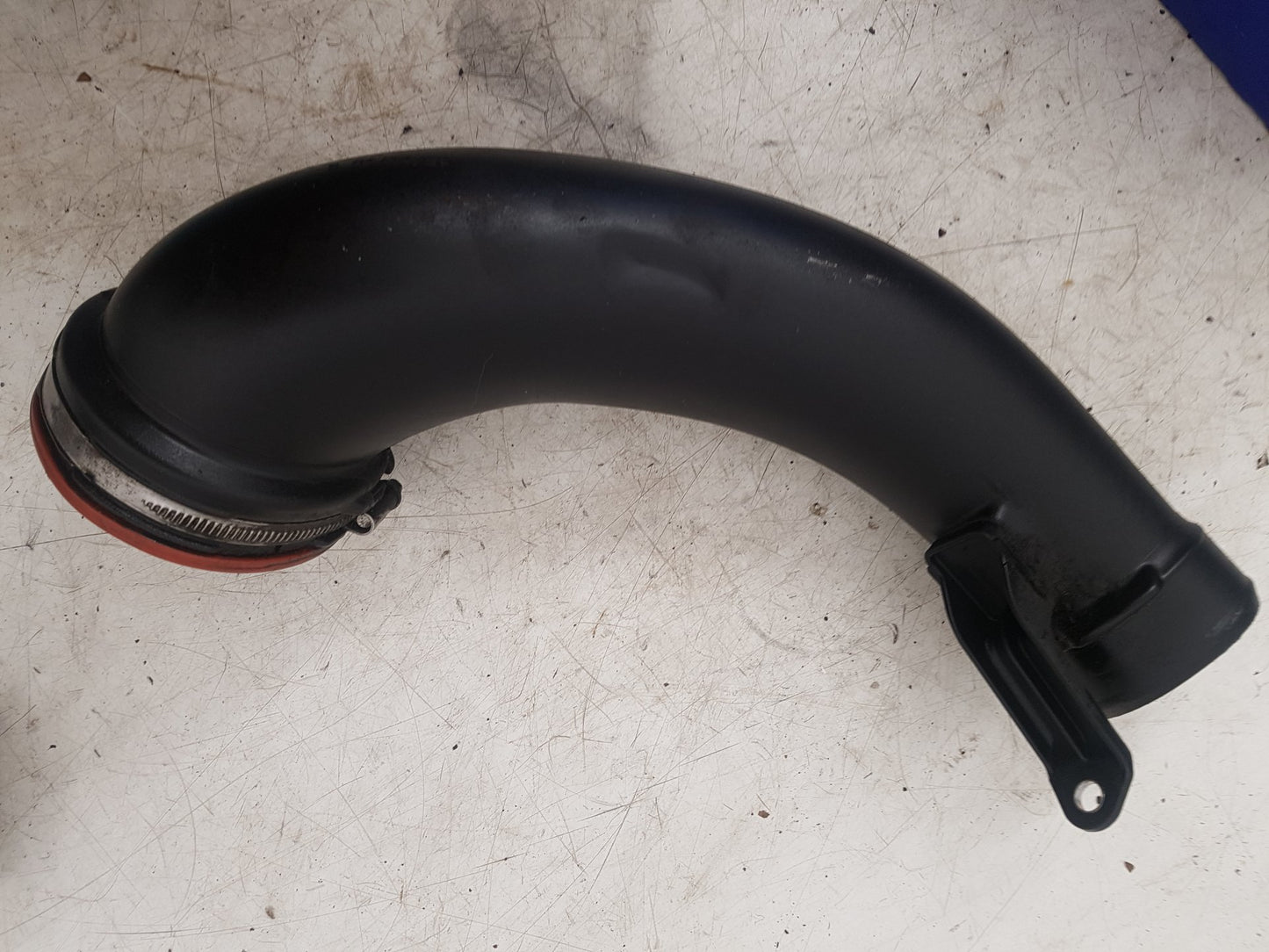 2008 - 2016 Volvo XC70 III 136 Estate INTAKE PIPE 30774692