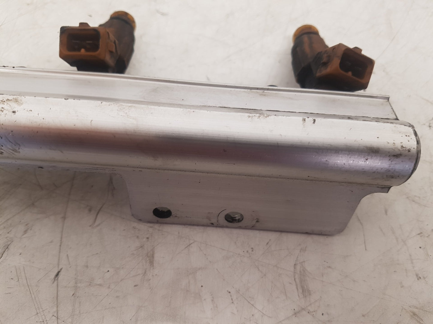 2002 - 2006 Volvo XC90  Estate Injection Rail 8658593