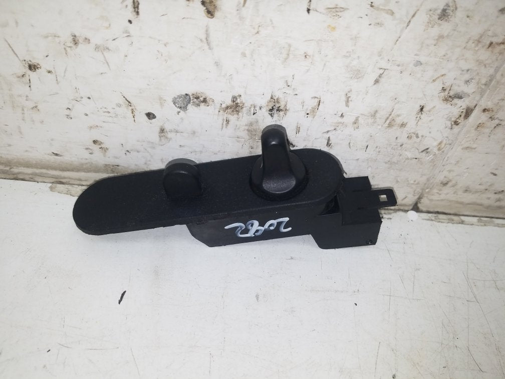 1988 - 1998 Saab 9000  Hatchback Mirror Retract Switch 9505488