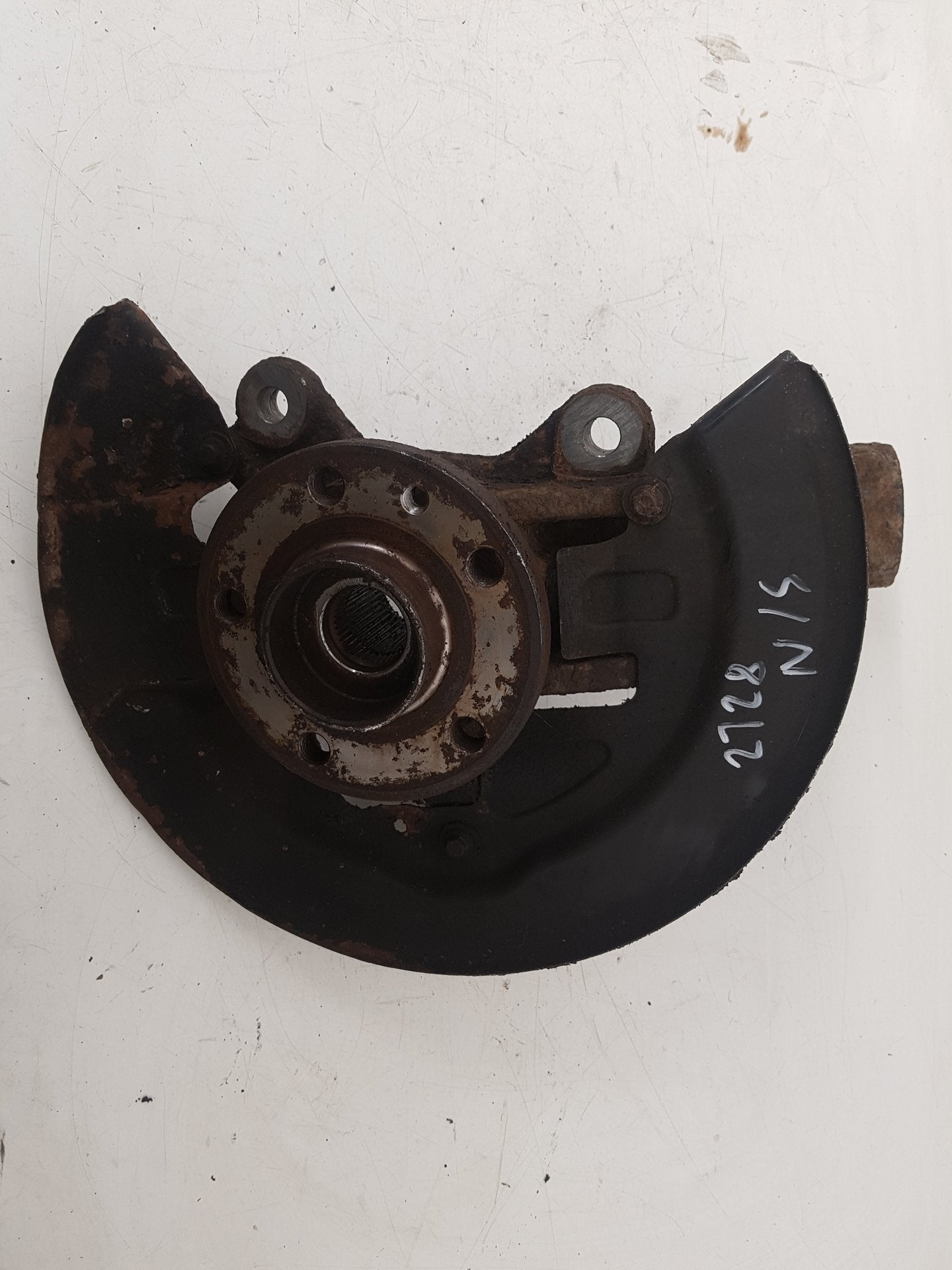 2008 - 2013 Volvo XC60 I 156 Estate Left Front Hub Assembly 7G31-3K171