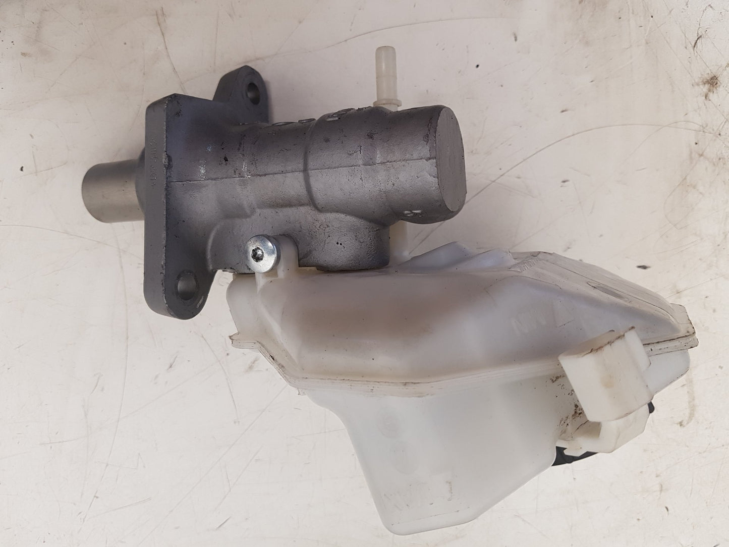 2008 - 2013 Volvo XC60 I 156 Estate BRAKE FLUID RESERVOIR AND MASTER CYLINDER