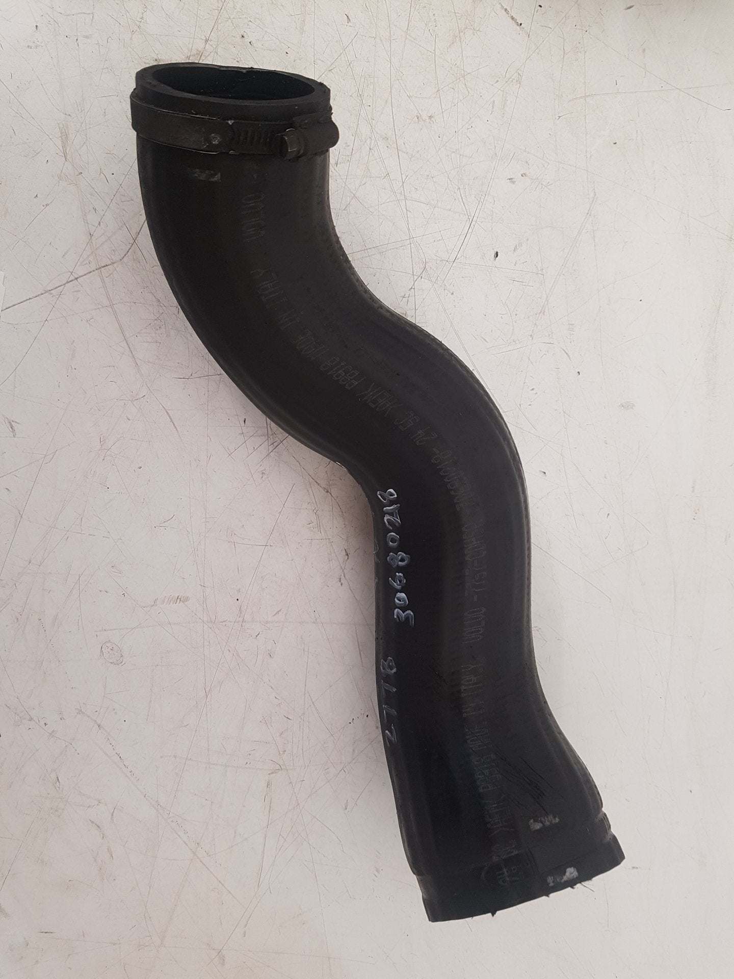 2000 - 2007 Volvo V70  Estate INTERCOOLER PIPE / BOOST HOSE 30680218