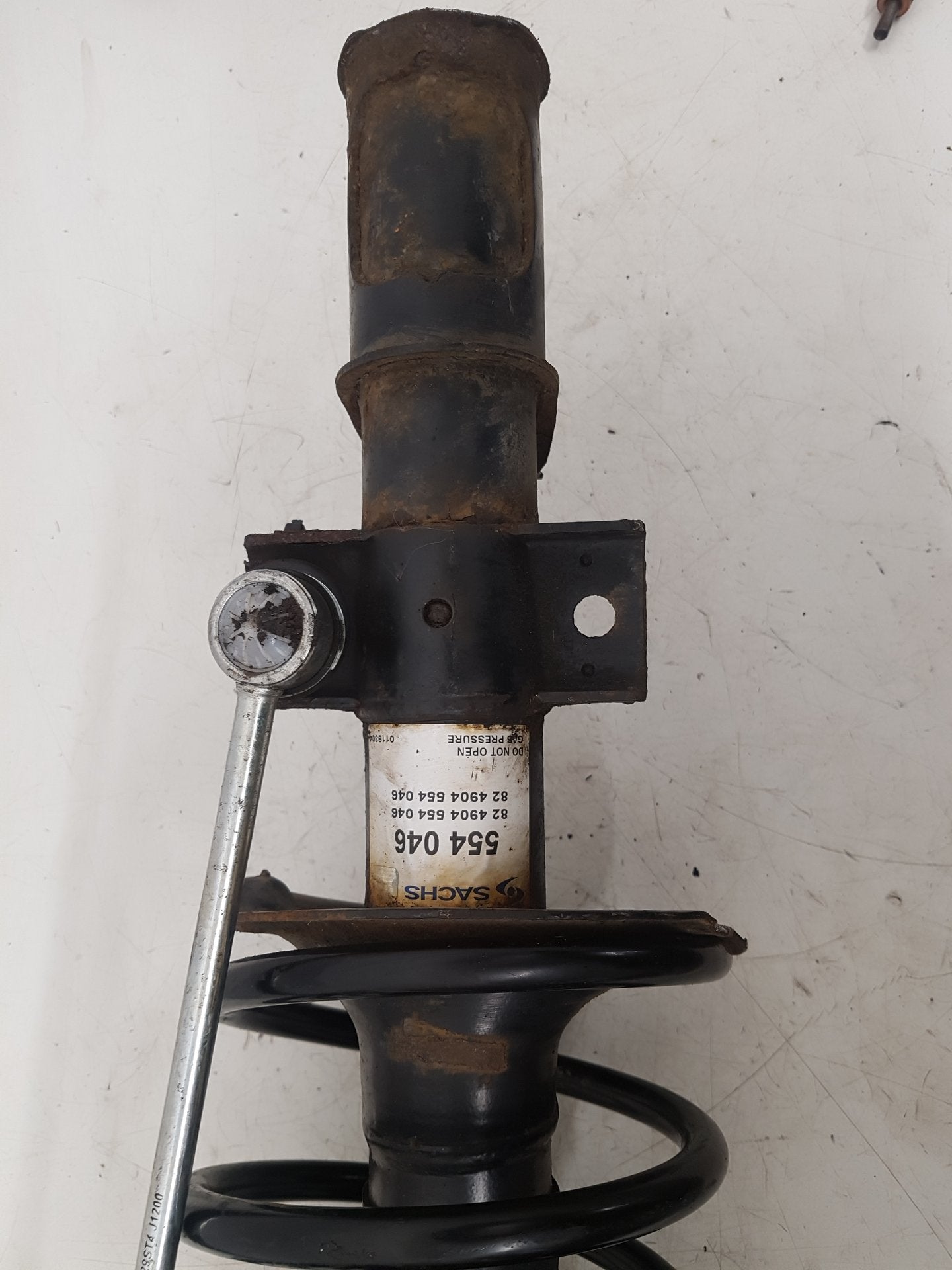 2000 - 2007 Volvo XC70  Estate Right Front Shock Absorber 554046
