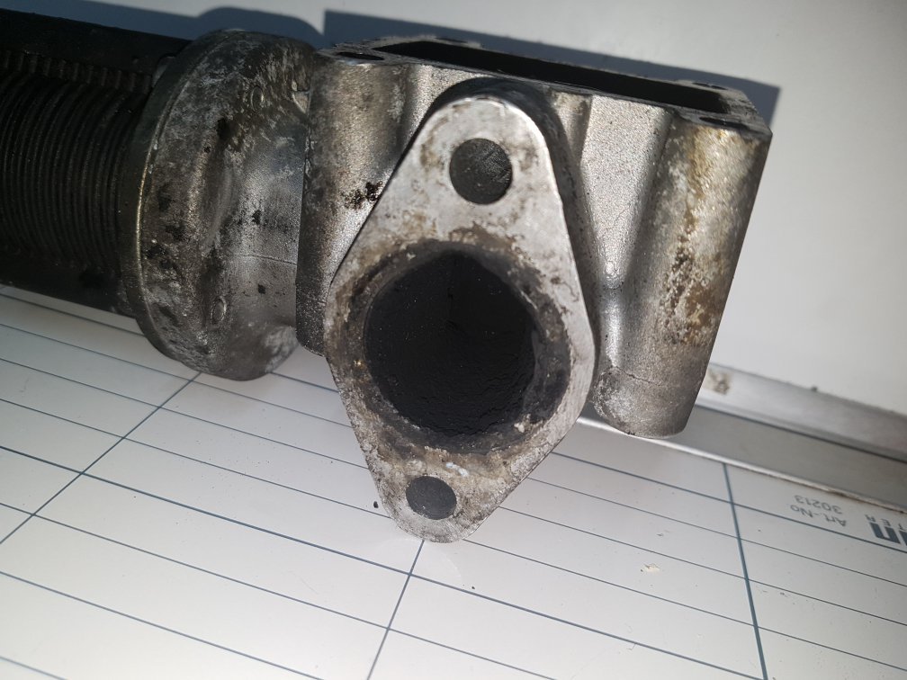 2006 - 2009 Saab 9-5  Estate EGR Valve 55215031