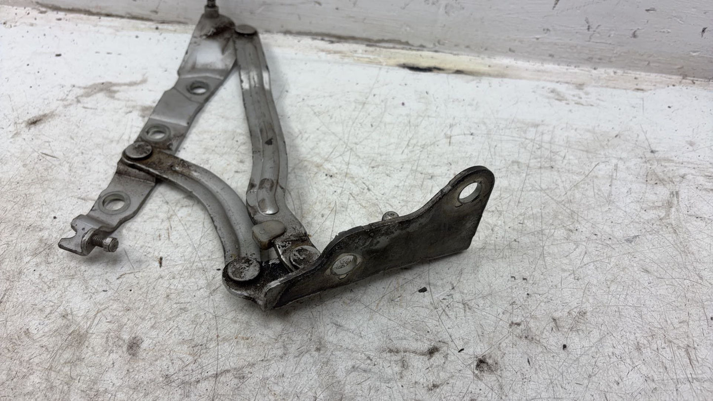 2004 - 2012 Volvo S40  Saloon BOOTLID HINGE (PASSENGER SIDE) 30718248