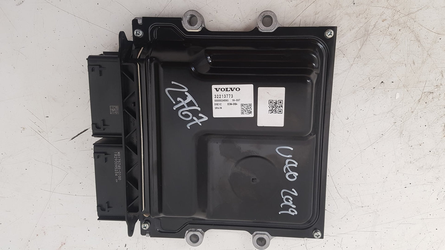 2015 - 2019 Volvo V40 Cross Country  Hatchback Engine ECU 32213773