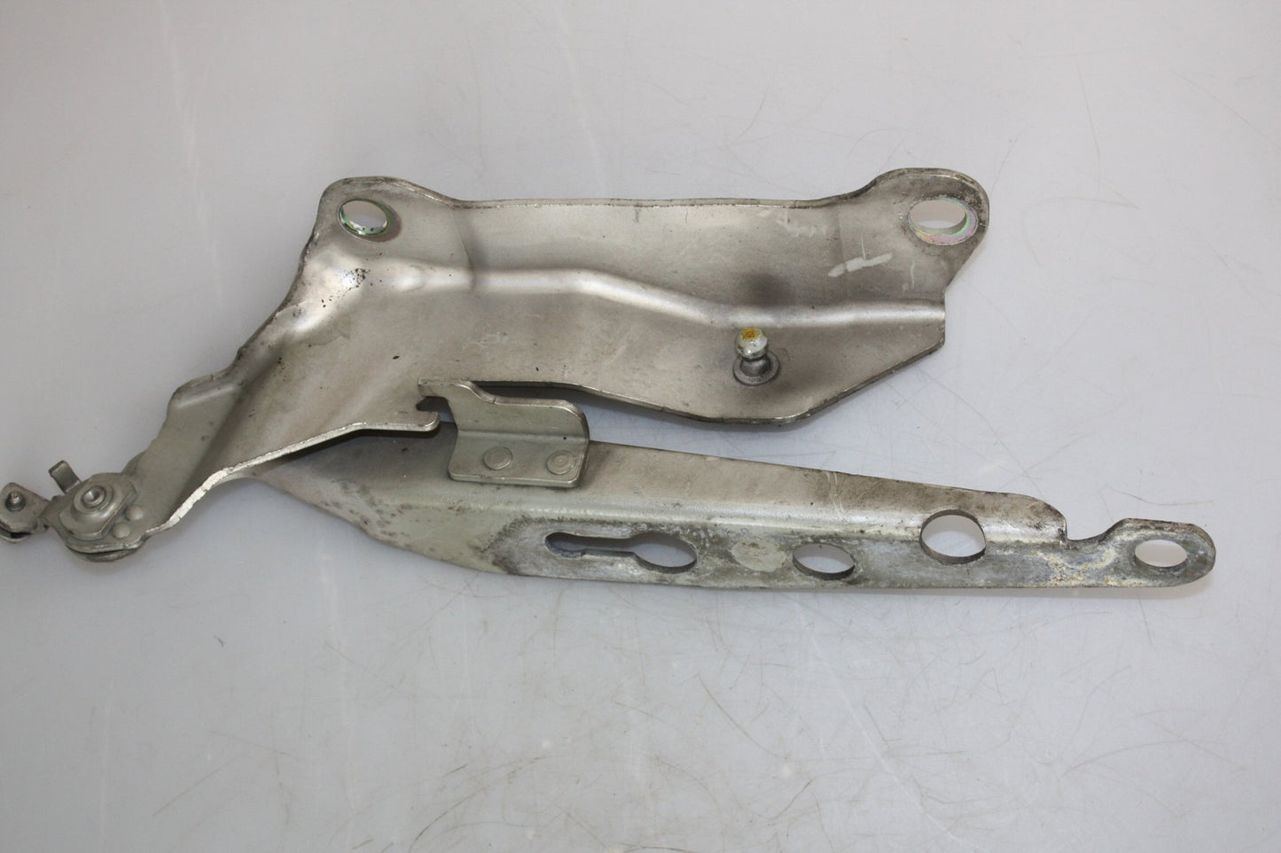2003 - 2015 Volvo XC90   Left Bonnet Hinge