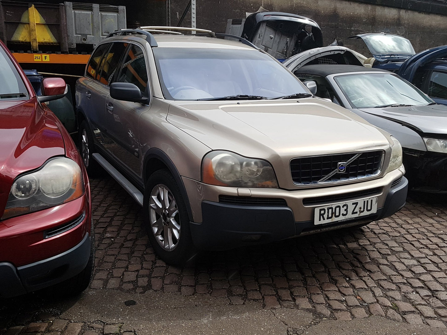 2003 - 2006 Volvo XC90  Estate BREAKING FOR SPARES