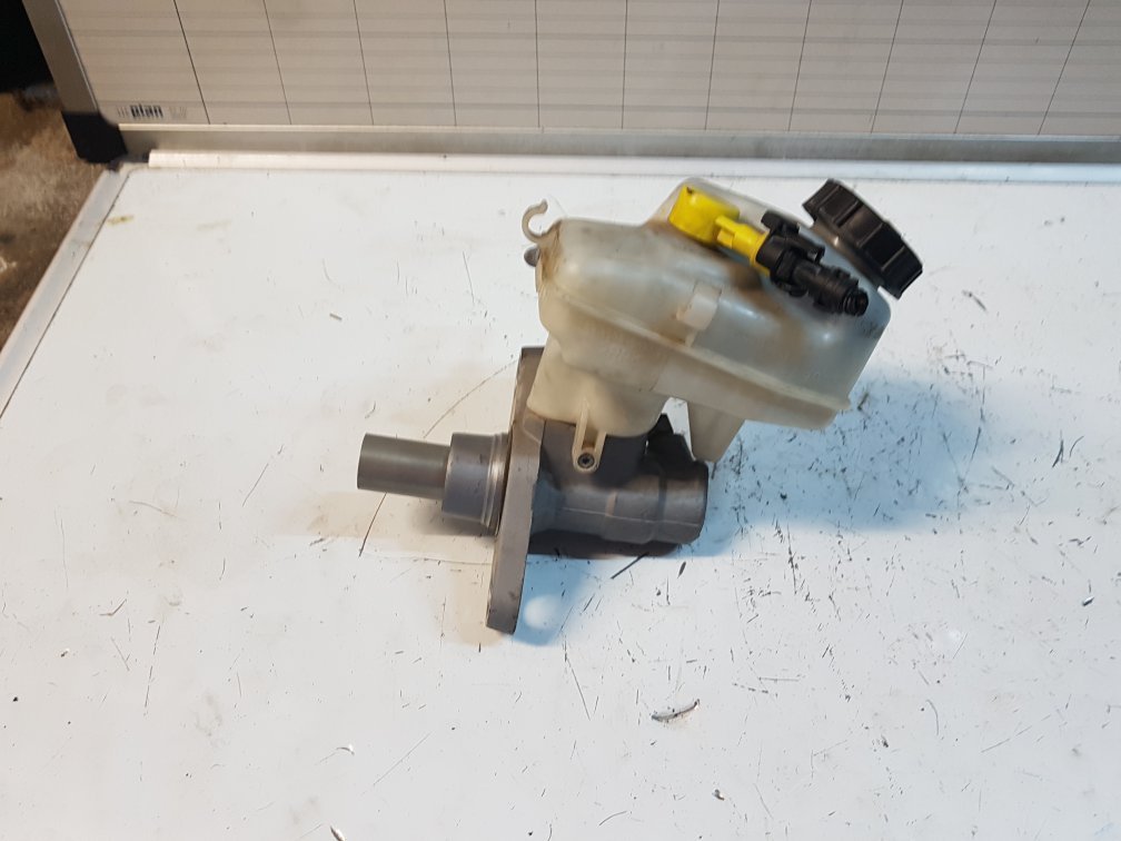 2010 - 2012 Saab 95  Saloon Brake Master Cylinder 41550110