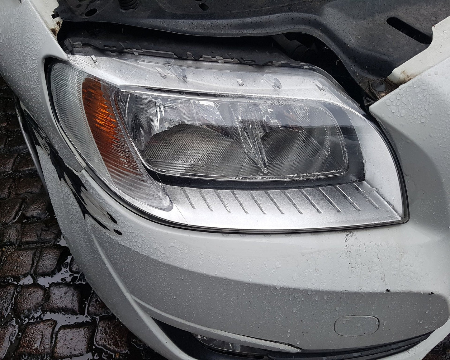 2008 - 2013 Volvo V70  Estate Right Headlight 31420018