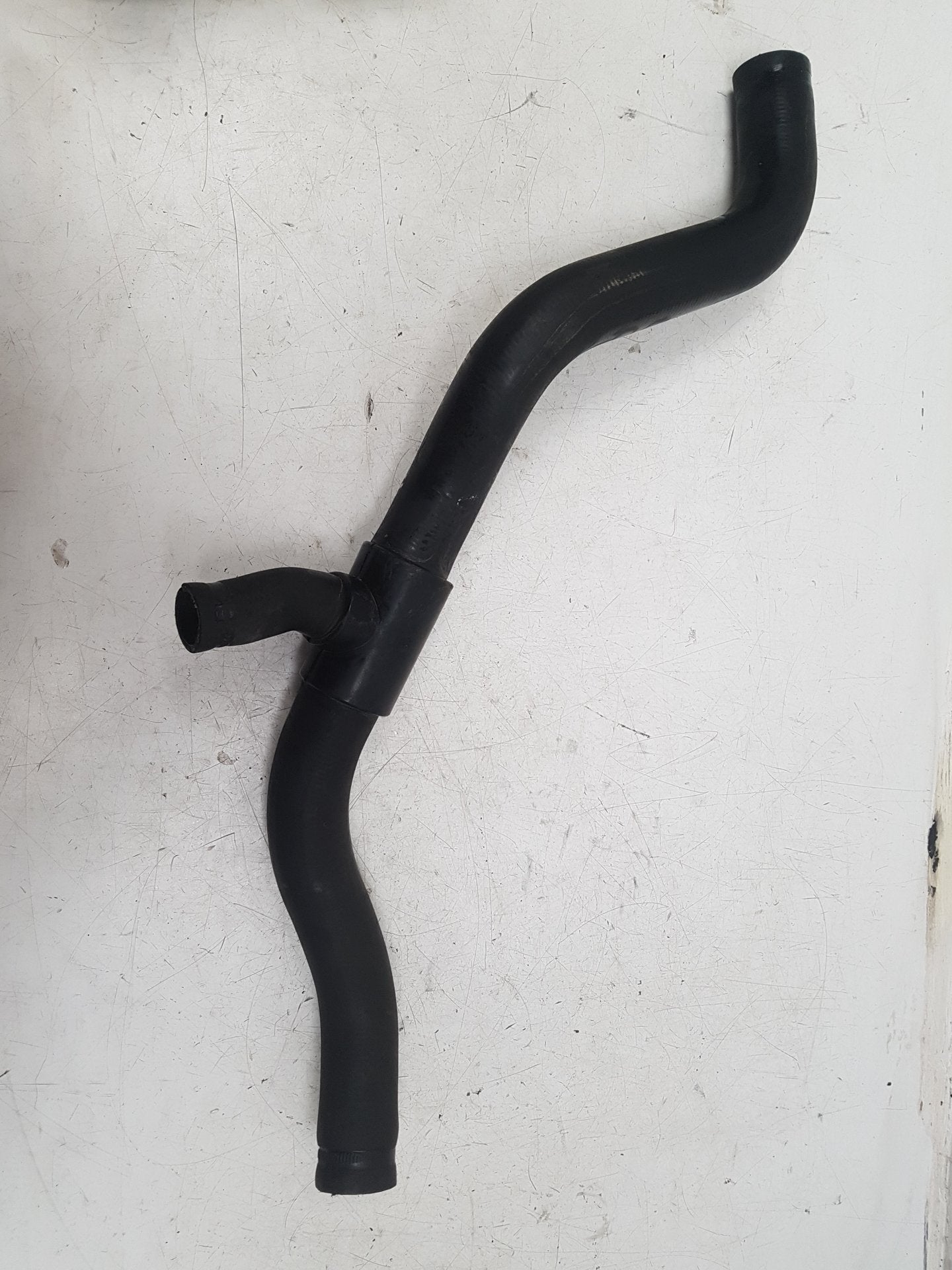 2004 - 2007 Volvo V50  Estate RADIATOR HOSE 30723083