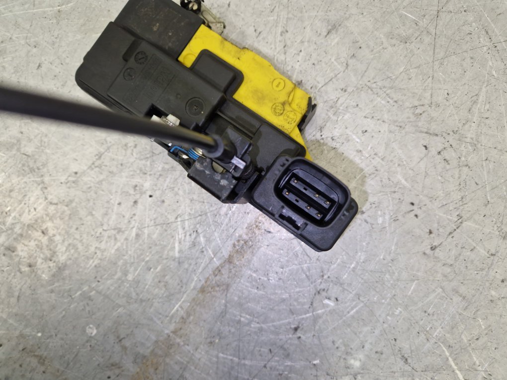 2005 - 2008 Volvo V70  Estate CENTRAL LOCKING MOTOR (REAR PASSENGER SIDE)