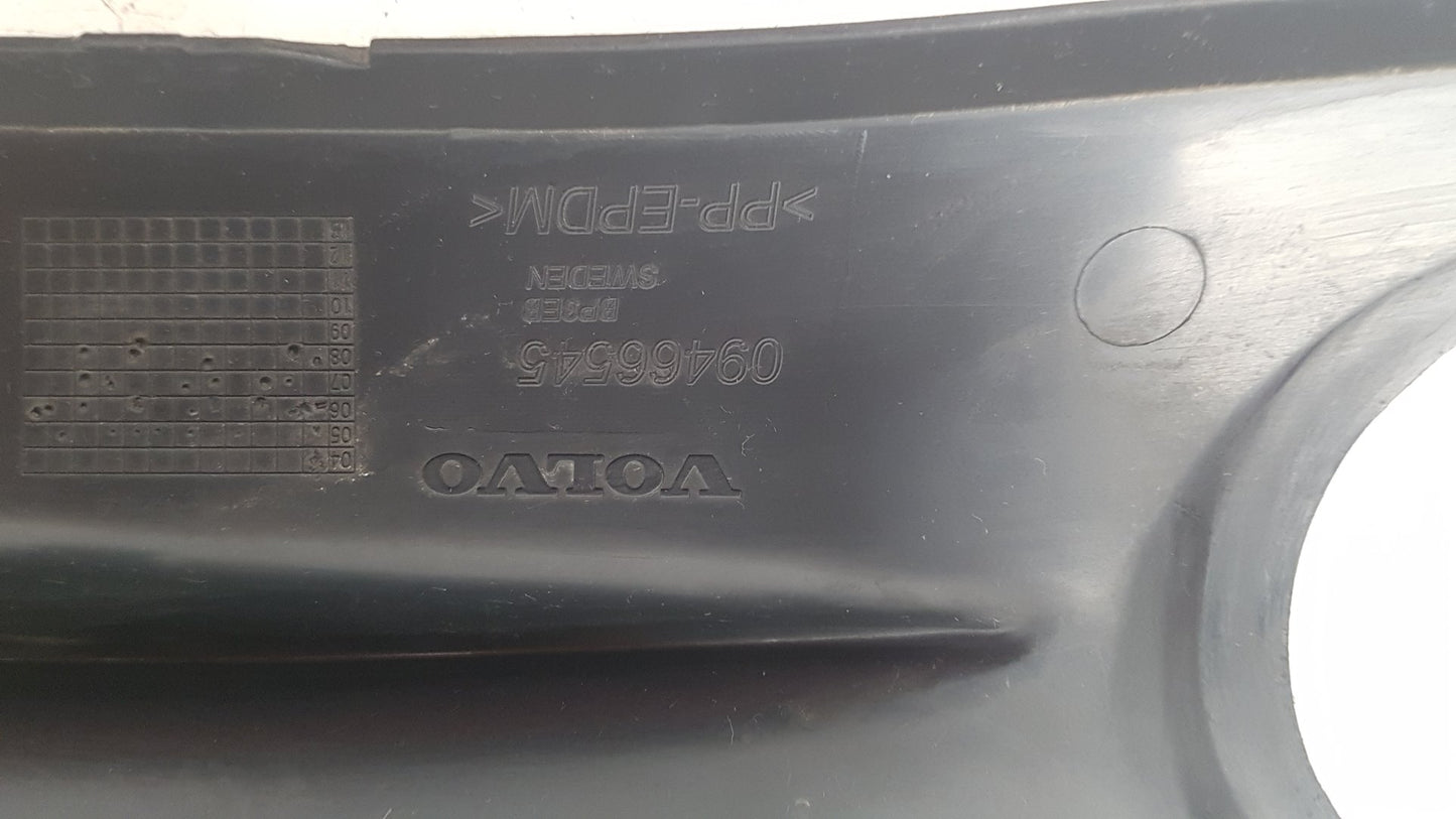 2006 - 2009 Volvo C70  Convertible Left Fog Light Cover 09466545