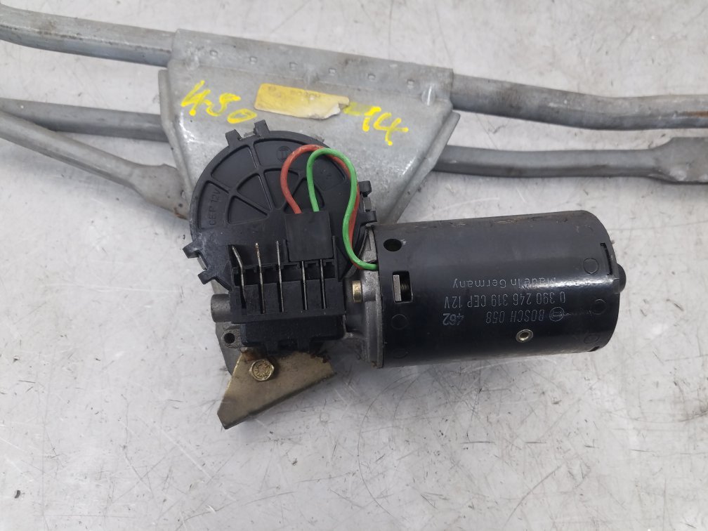 1987 - 1995 Volvo 480  Hatchback WIPER MOTOR (FRONT) & LINKAGE 412174