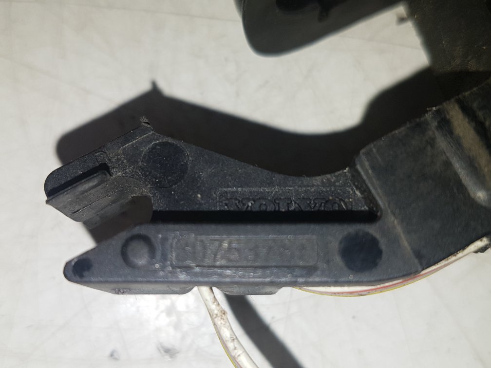 2008 - 2016 Volvo XC60  Estate DOOR HANDLE - OUTSIDE (REAR PASSENGER SIDE) 30753786