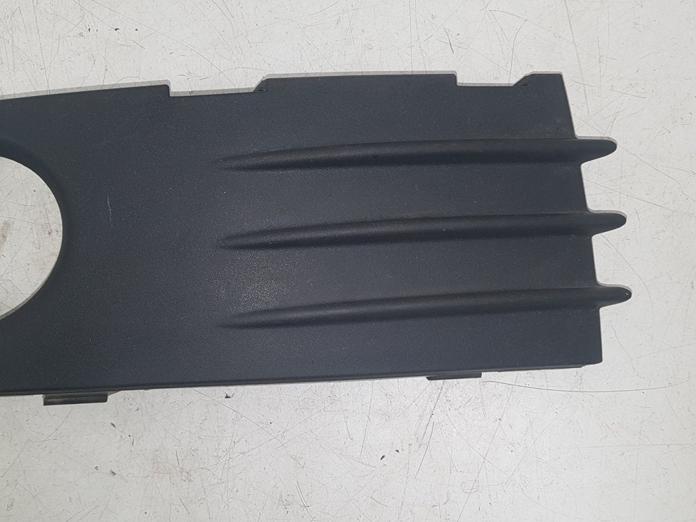 2004 - 2007 Volvo S40  Saloon Right Fog Light Cover 30657008