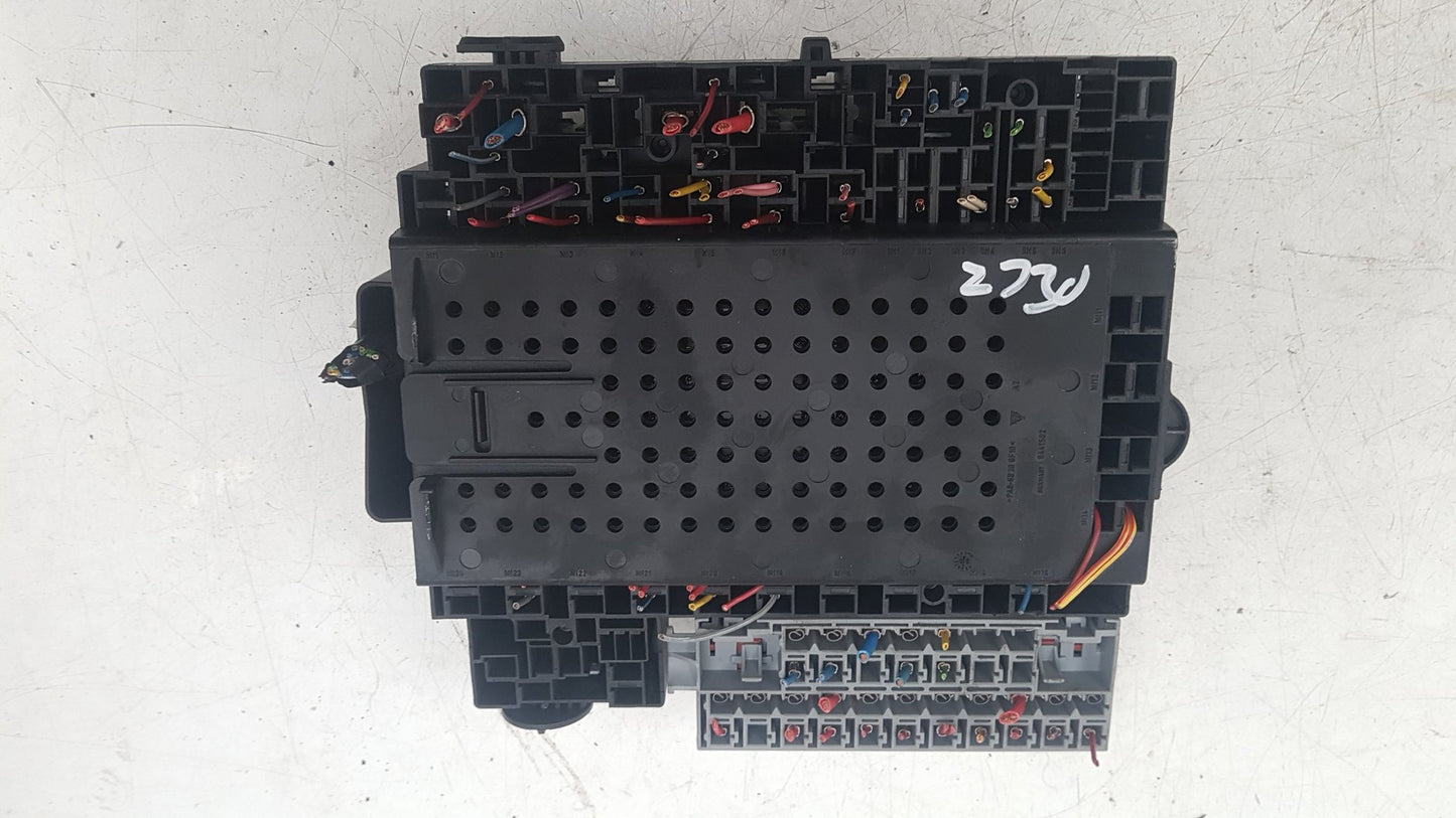 2002 - 2005 Volvo S60  Saloon Interior Fuse Box 08696098