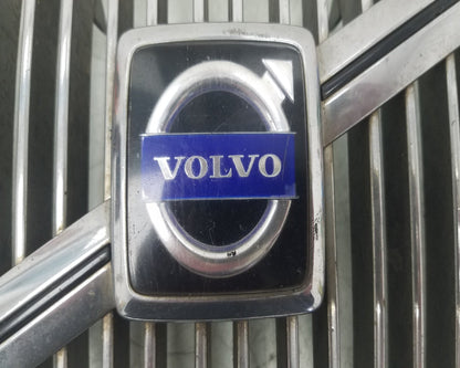 1998 - 2004 Volvo S80   FRONT GRILL 9178087