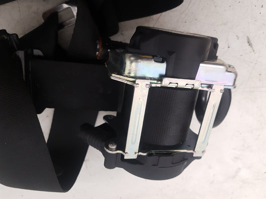 2017 - 2026 Volvo V60 II 225 Estate Left Front Seat Belt 31462740