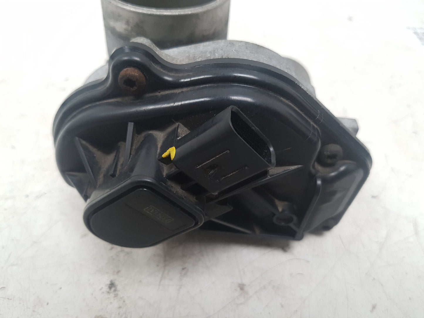 2005 - 2012 Volvo S40  Saloon Throttle Body VP4F9U-9E928-BC