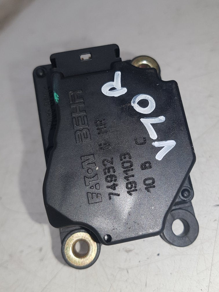 2003 - 2007 Volvo V70  Estate HEATER VALVE 74932