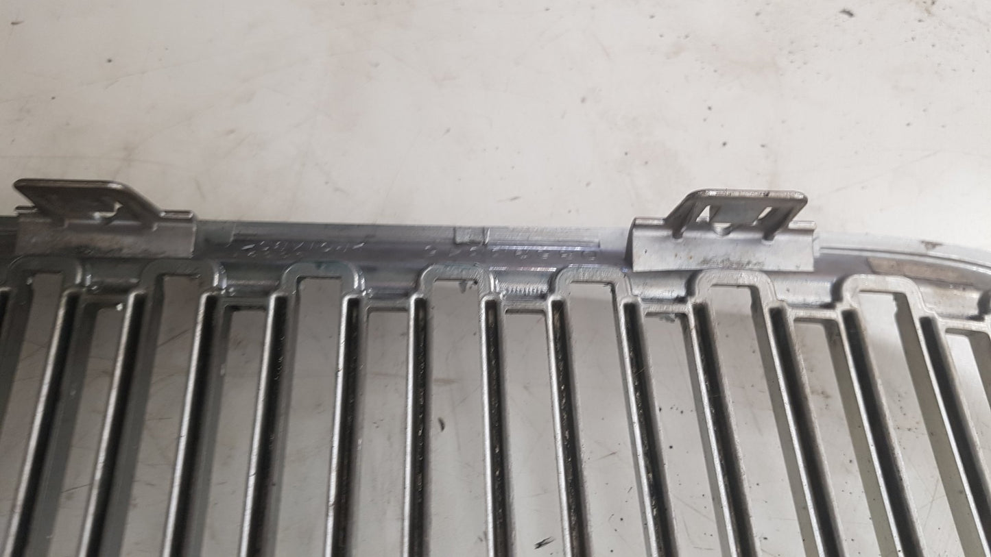 2005 - 2008 Volvo V70  Estate FRONT GRILL 08693346