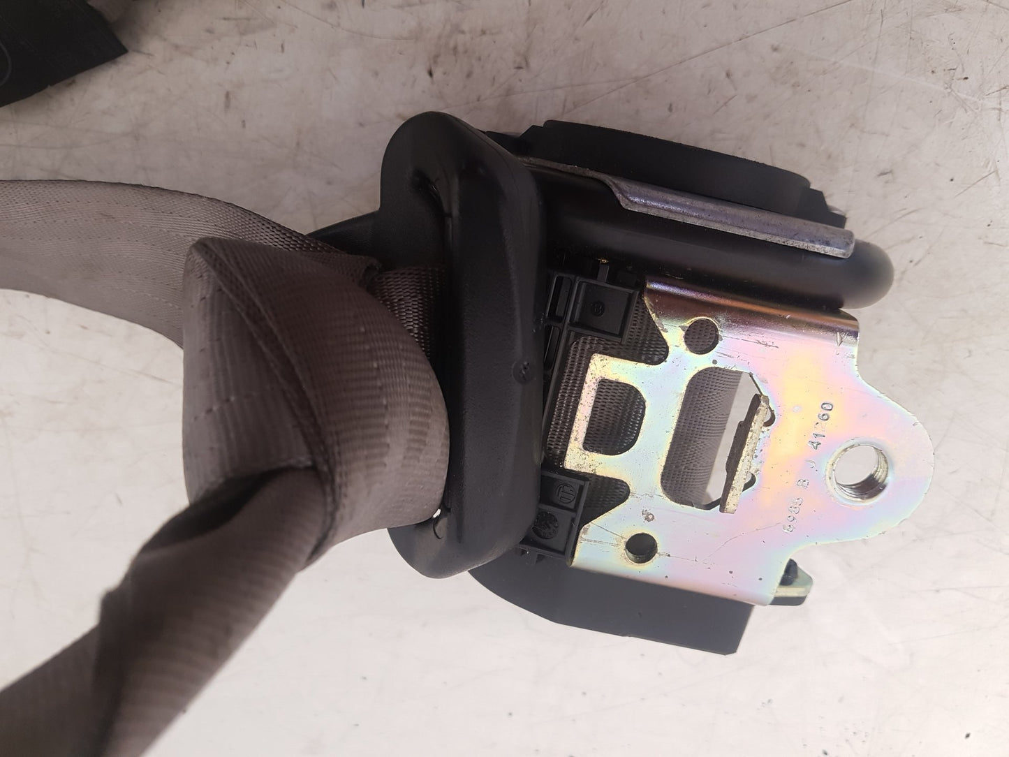 2002 - 2006 Volvo XC90  Estate Left Rear Seat Belt 30642796 601239200 2ND ROW BEIGE