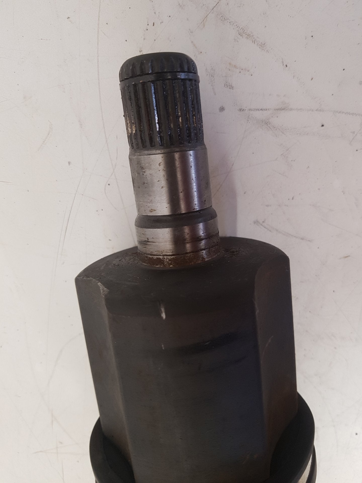 2003 - 2007 Volvo V70  Estate Left Front Drive Axle 8252057