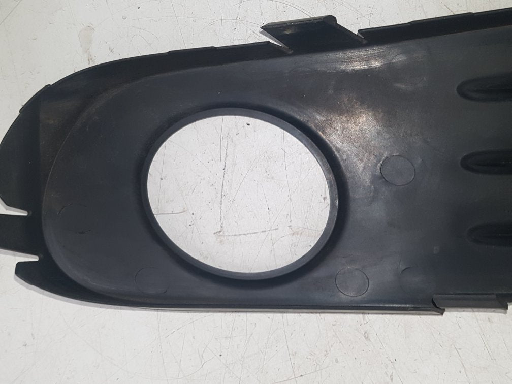 2004 - 2007 Volvo S40  Saloon Right Fog Light Cover 30657008