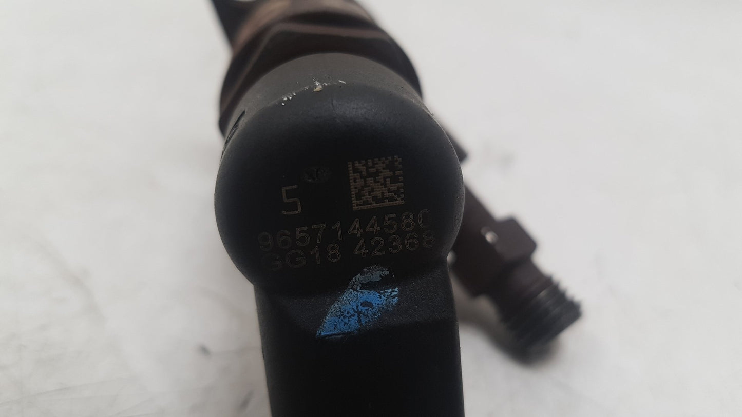 2004 - 2010 Volvo V50   Estate Fuel Injector 9657144580