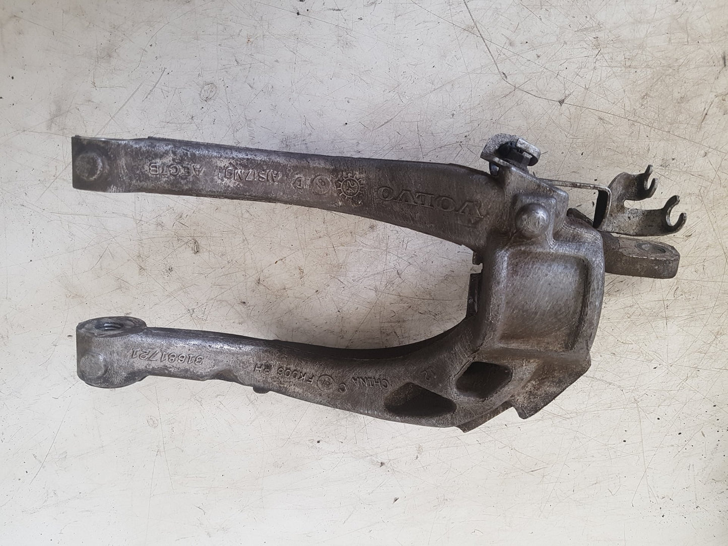 2022  V90 B6 Authorities Awd Mhev E6 4 Dohc  Estate Right Front Upper Control Arm 31681721