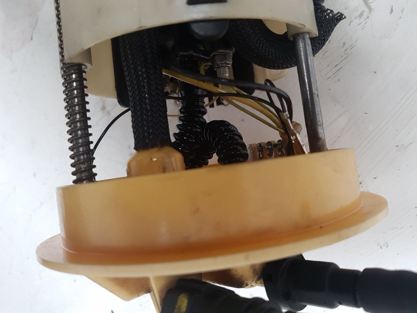 2006 - 2010 Volvo C70  Convertible Fuel Pump 30792206