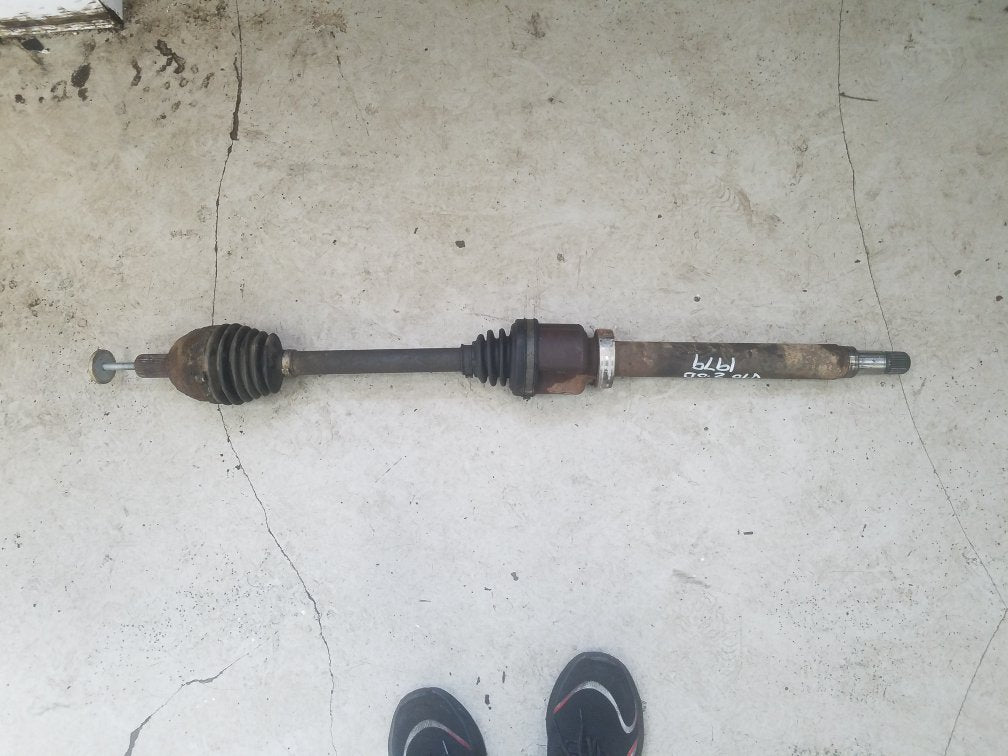 2007 - 2012 Volvo V70  Estate DRIVESHAFT - DRIVER FRONT (MANUAL) 36002894