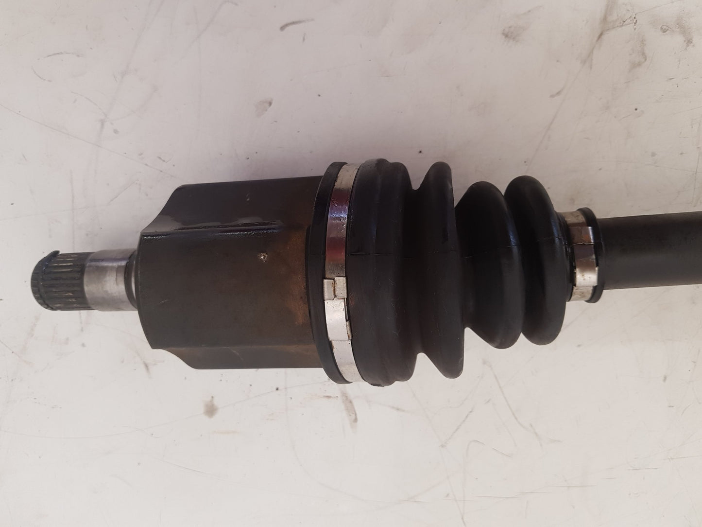 2003 - 2007 Volvo V70  Estate Left Front Drive Axle 8252057