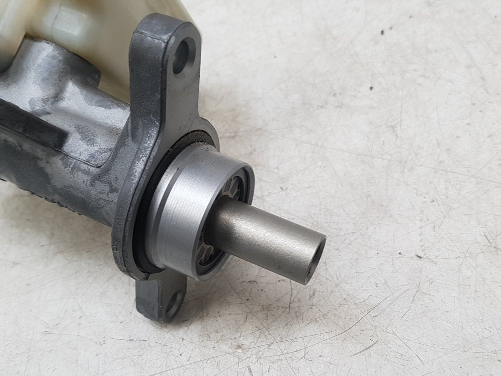 2012 - 2017 Volvo V40  Hatchback Brake Master Cylinder 31329534