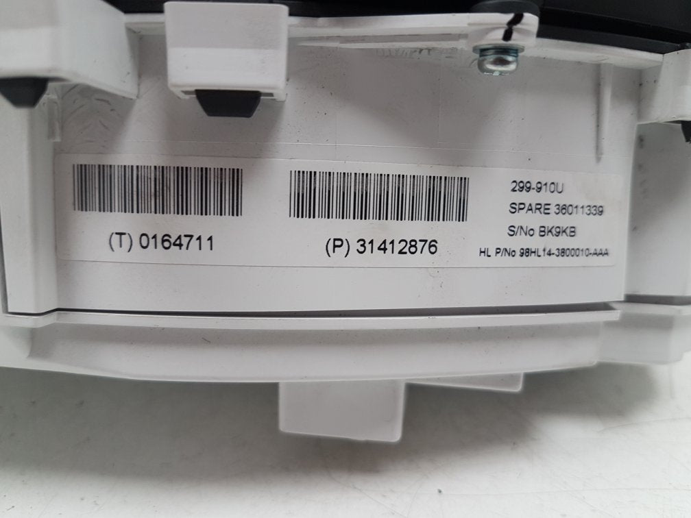 2012 - 2019 Volvo V40 Cross Country  Hatchback Instrument Cluster 31412876