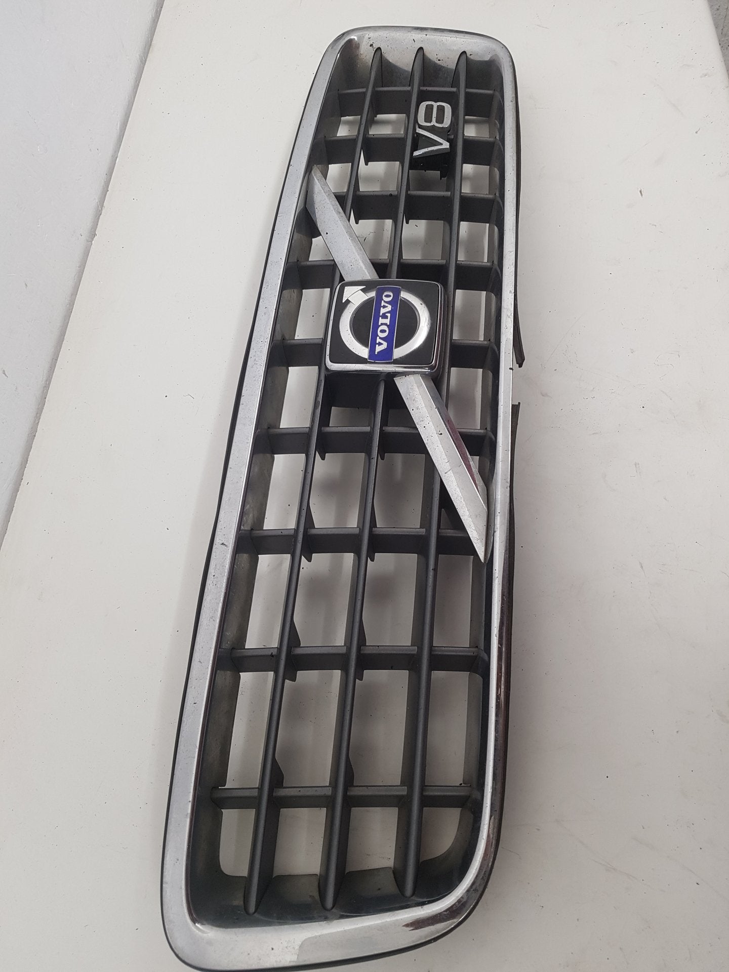 2003 - 2014 Volvo XC90   FRONT GRILL 30678980