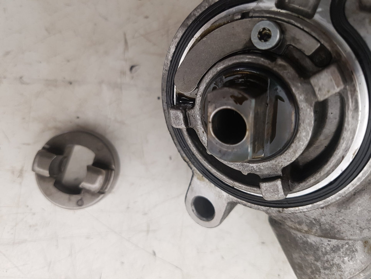 2002 - 2006 Volvo XC90  Estate VOLVO BRAKE VACUUM PUMP 08699237