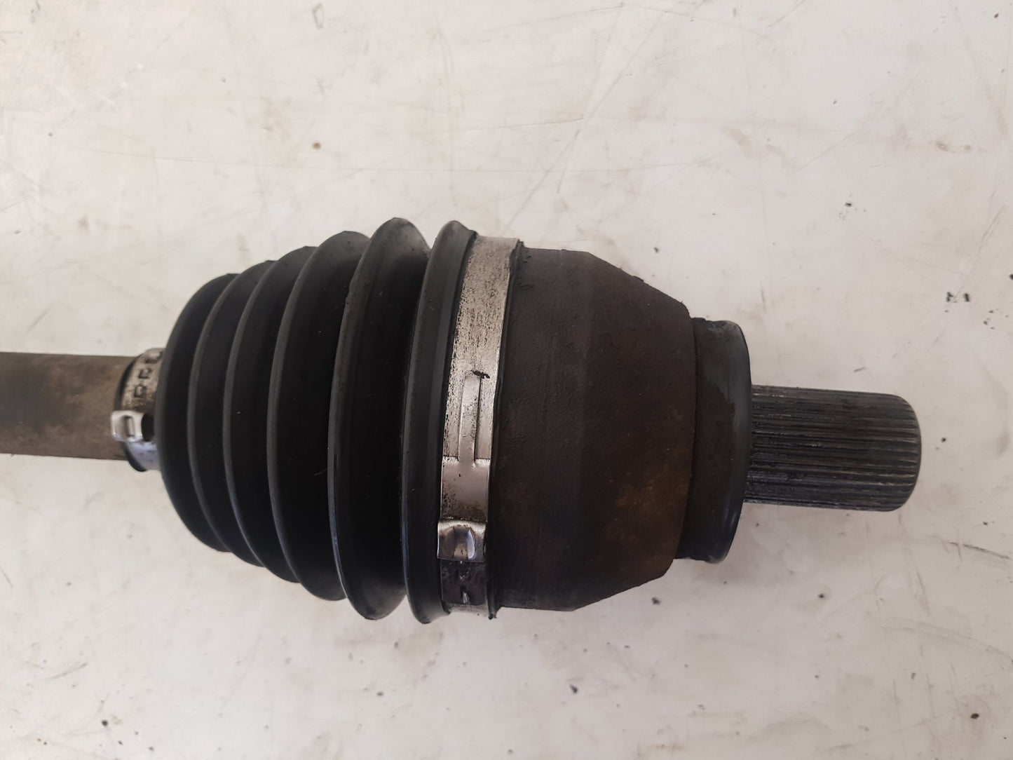 2008 - 2016 Volvo V70  Estate DRIVESHAFT - DRIVER FRONT (MANUAL) 30787818