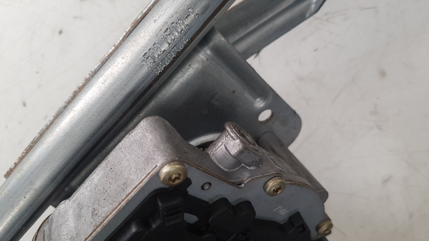 2003 - 2007 Volvo V70  Estate WIPER MOTOR (FRONT) & LINKAGE 09151850
