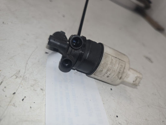 2010 - 2014 Volvo V60  Estate WASHER PUMP (WINDSCREEN) AV61-17K624-AA