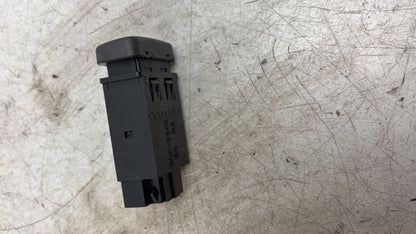 2012 - 2015 Volvo V40  Hatchback ALARM SENSOR RELAY 30889360